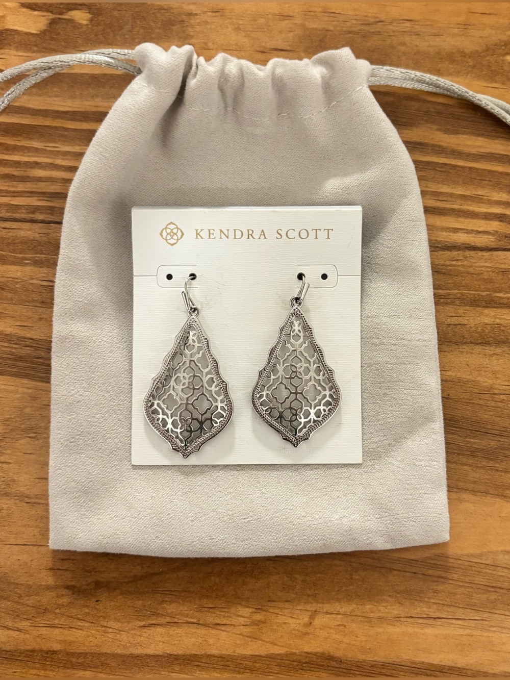 KENDRA SCOTT Silver Drop Earrings